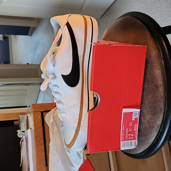 Men's Nike size 12, brand new - Picture 3 of 3